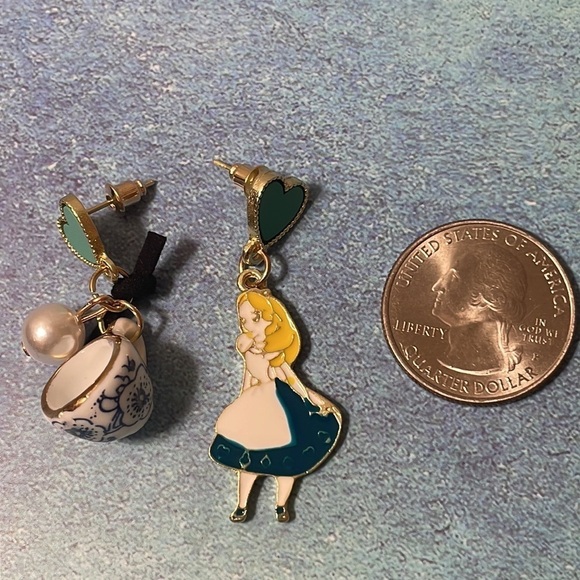 Alice in Wonderland Teacup Asymmetrical Earrings - Picture 9 of 11